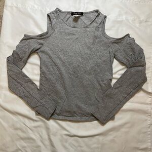 Rio of Stars size medium open shoulder gray long sleeve shirt